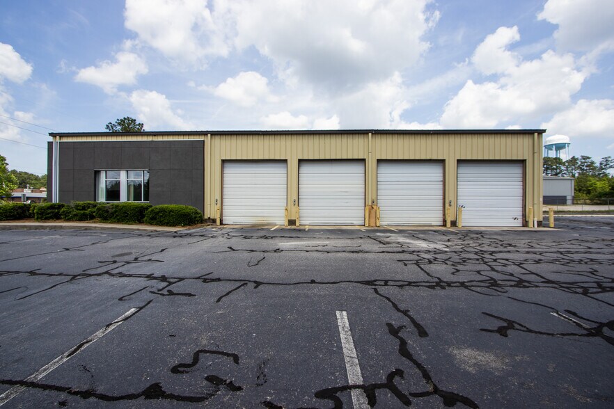 More Photos Of 297 Industrial Dr, Lexington Light Distribution For Lease