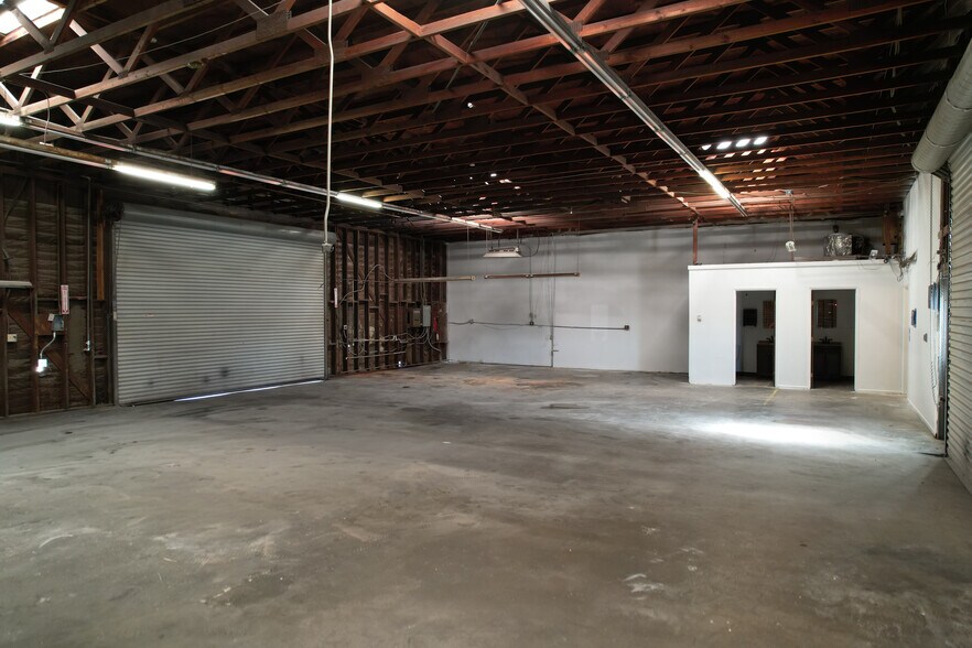 More Photos Of 16788 Smoke Tree St, Hesperia Service For Sale