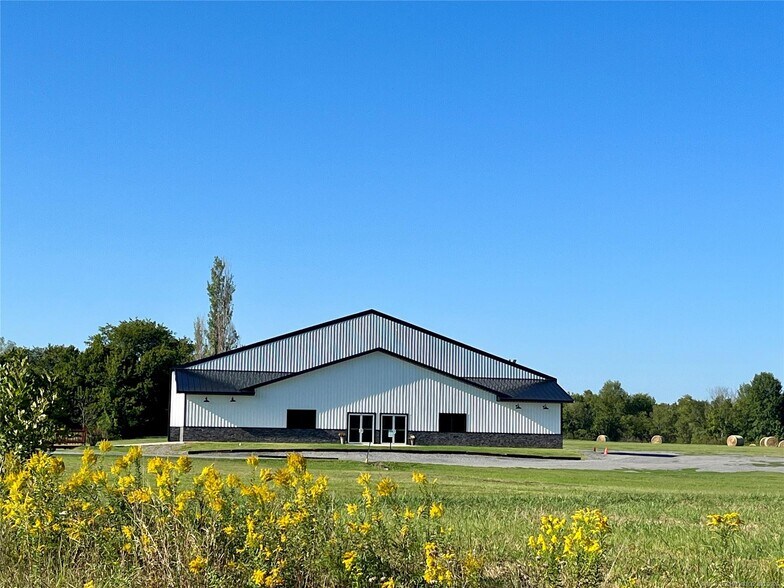 Primary Photo Of 2710 S Cherokee Dr, Muskogee Religious Facility For Sale
