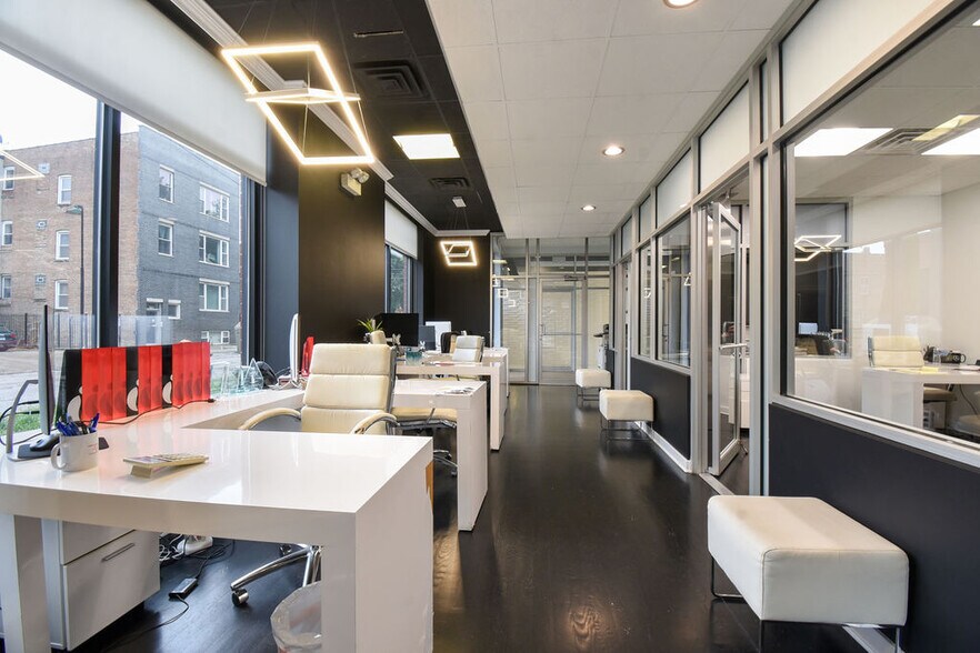 More Photos Of 2101 W Division St, Chicago Storefront Retail Residential For Lease