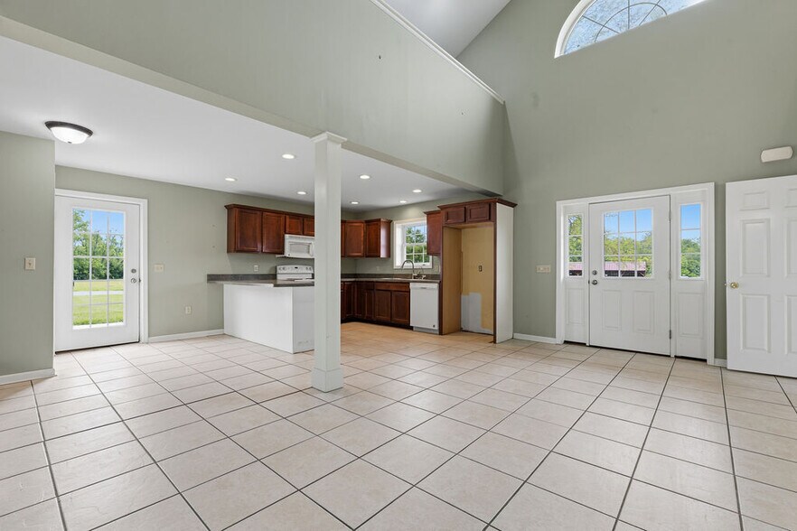 More Photos Of 9317 S Johnstown-Alexandria Rd, Johnstown Horse Stables For Sale