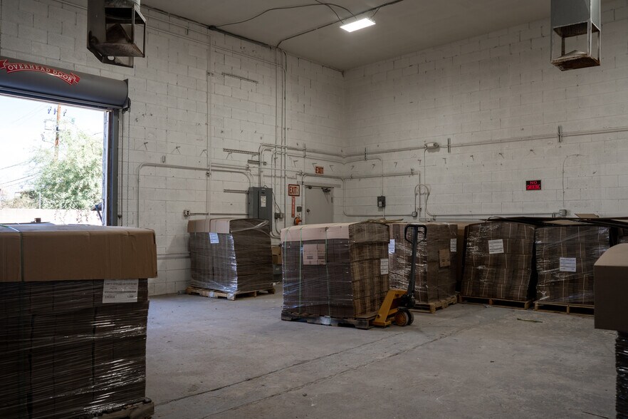 More Photos Of 4046 E Winslow Ave, Phoenix Warehouse For Lease