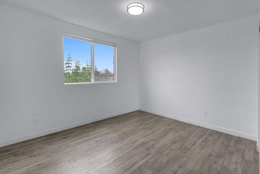 More Photos Of 2042 E El Segundo Blvd, Compton Apartments For Sale