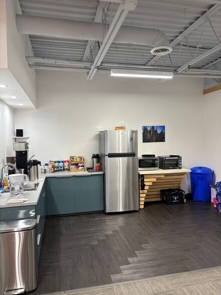 More Photos Of 8230-8238 Robinson St, Overland Park Office For Sale