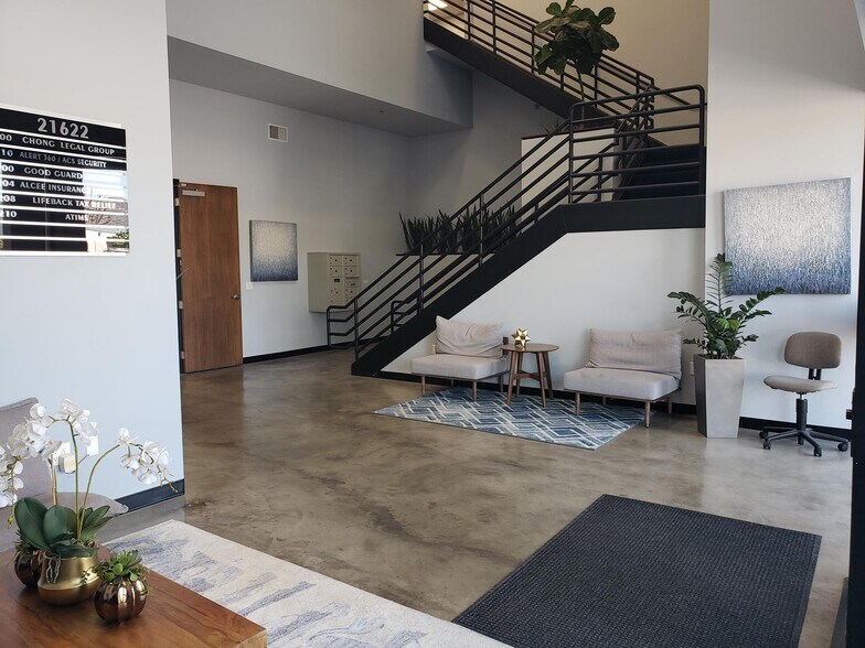 More Photos Of 21540-21622 Plummer St, Chatsworth Office For Lease
