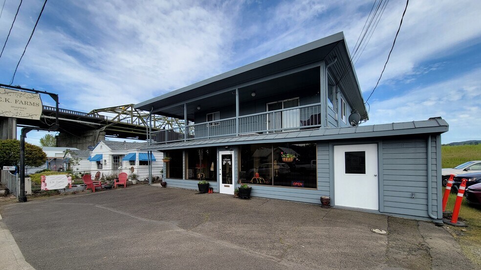 More Photos Of 206 NW 1st Ave, Kelso Storefront Retail Residential For Sale