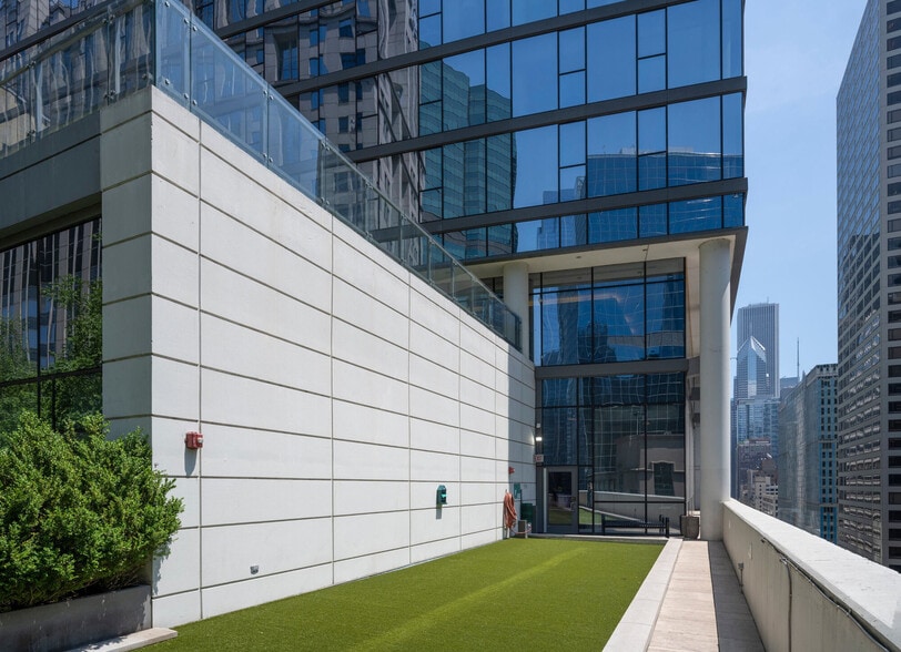 More Photos Of 210 N Wells St, Chicago Apartments For Lease