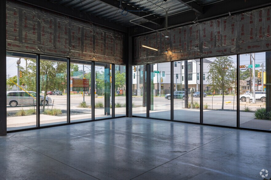 More Photos Of 4400 Harrisburg Blvd, Houston Unknown For Lease