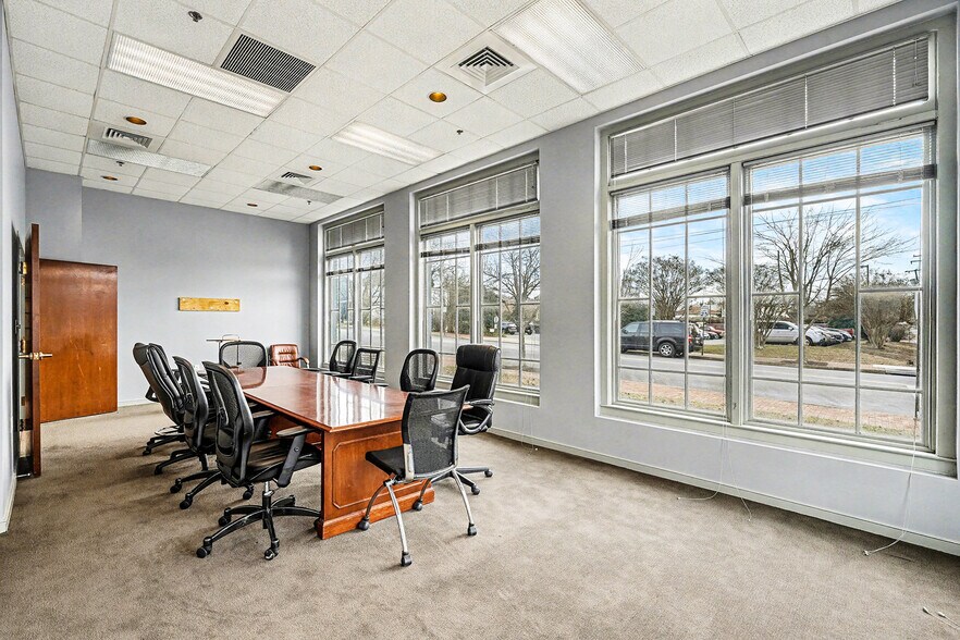 More Photos Of 415-417 Wolfe St, Fredericksburg Medical For Lease