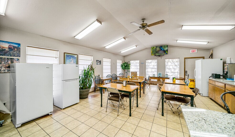 More Photos Of 2600 S Muskogee Ave, Tahlequah Hotel For Sale