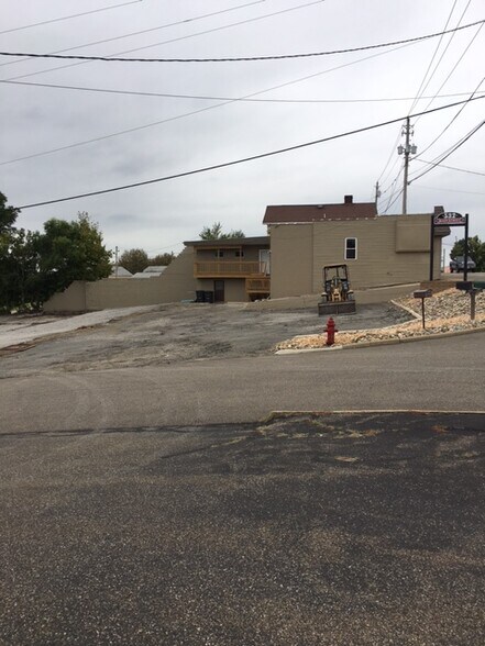 More Photos Of 532 Main St, Wintersville Freestanding For Lease