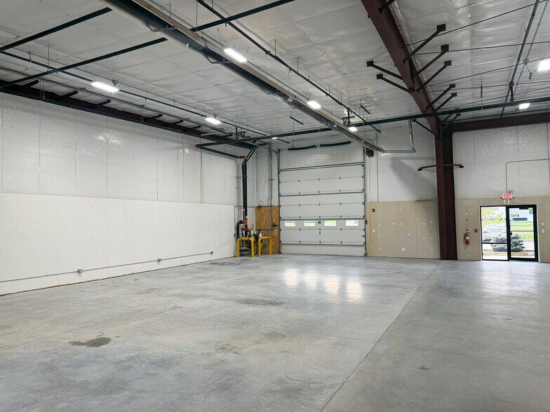 More Photos Of 214 W South St, Elburn Industrial For Lease
