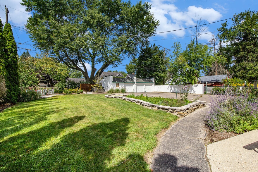 More Photos Of 155 N Main St, Village of Clarkston Hospitality For Sale