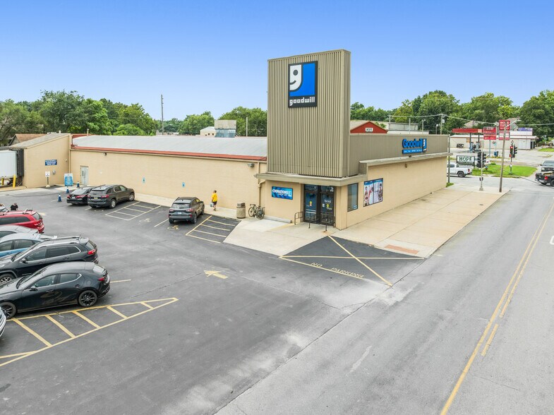 Primary Photo Of 104 S Broadway St, Leavenworth Freestanding For Sale