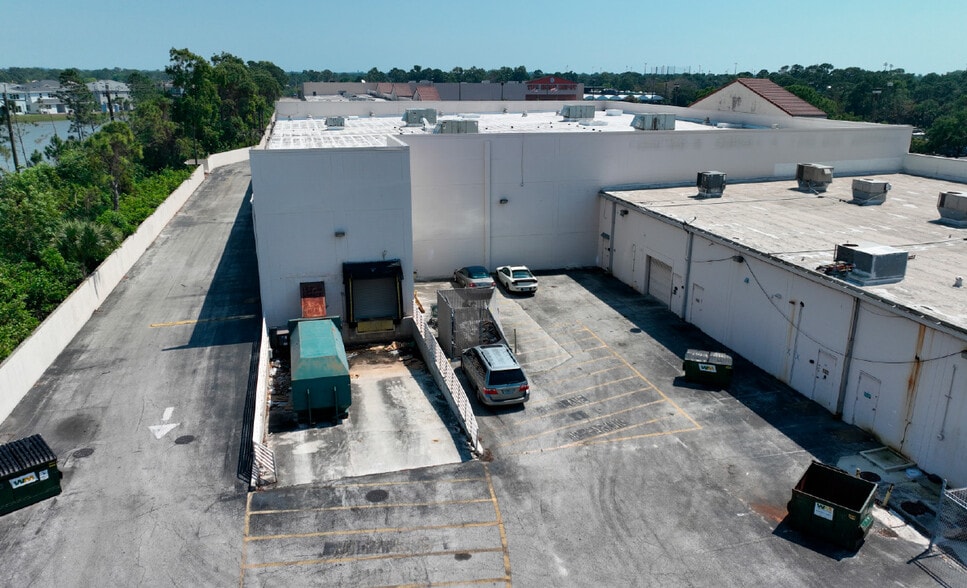 More Photos Of 3471-3631 NW Federal Hwy, Jensen Beach Storefront For Lease