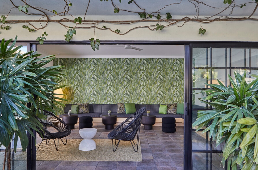 More Photos Of 288 E Camino Monte Vis, Palm Springs Hotel For Sale