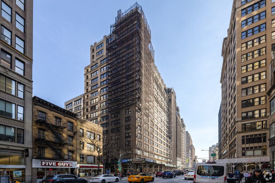 More Photos Of 333 Seventh Ave, New York Office For Lease