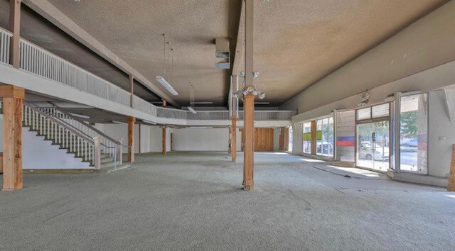 Primary Photo Of 2407 Chester Ave, Bakersfield Freestanding For Lease