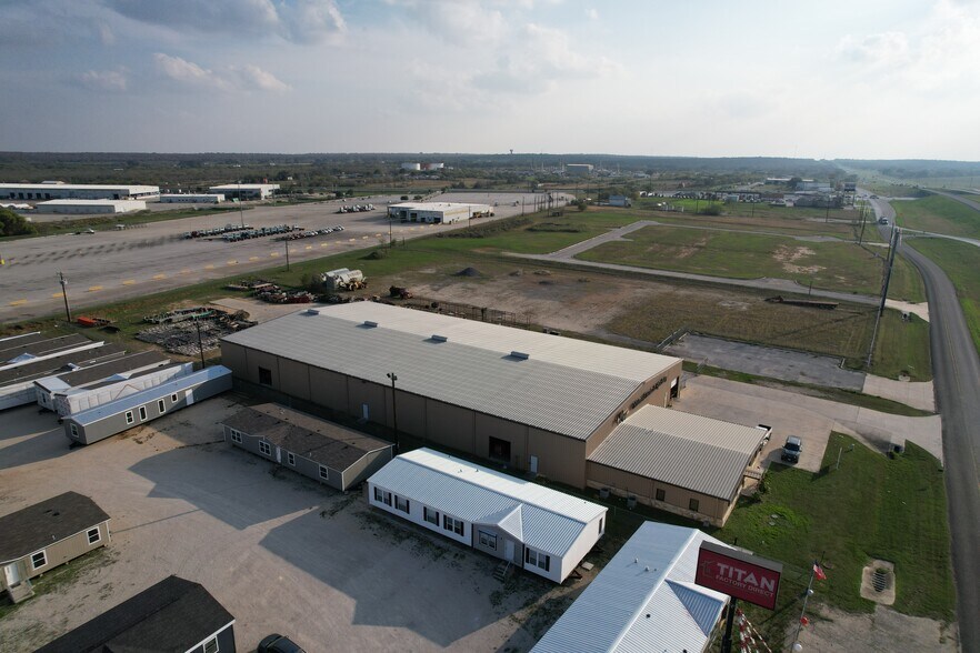 More Photos Of 19940 I-37, Elmendorf Warehouse For Sale