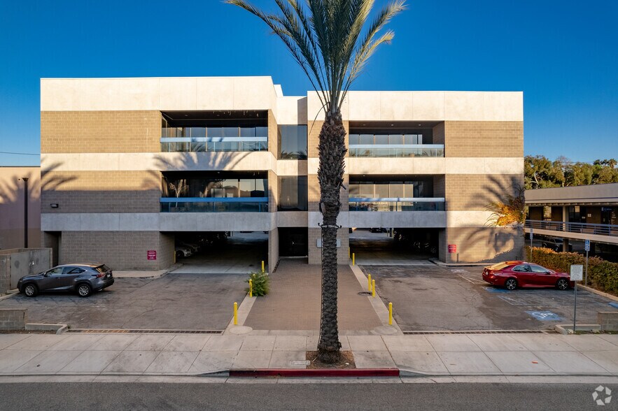 More Photos Of 950 S Arroyo Pky, Pasadena Medical For Sale