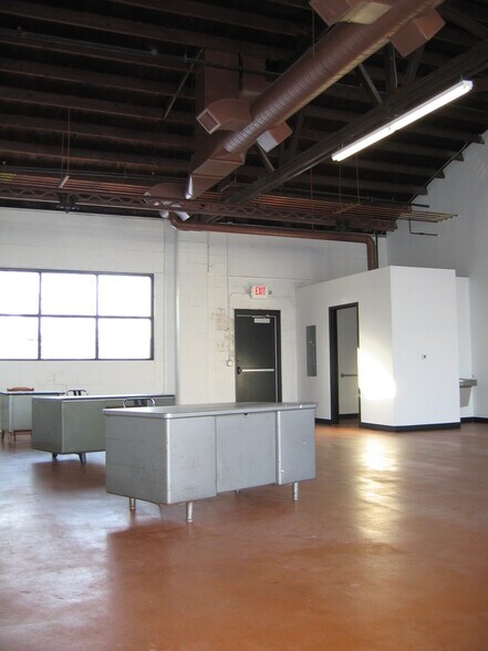 More Photos Of 208 S Elm St, Three Oaks Storefront For Sale
