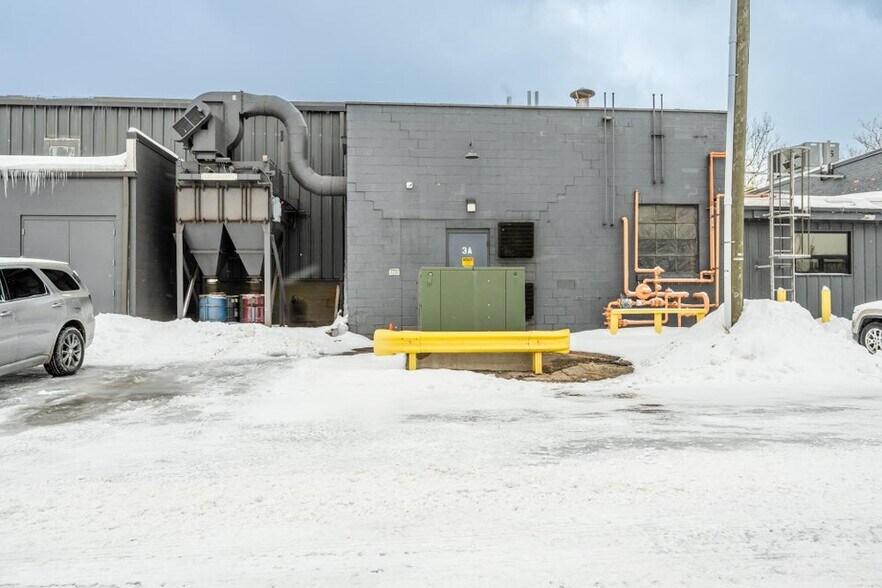 More Photos Of 521 Langley Ave, Saint Joseph Industrial For Sale