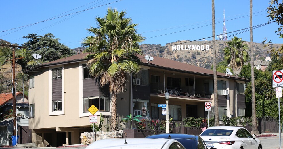 More Photos Of 2649 N Beachwood Dr, Los Angeles Apartments For Sale