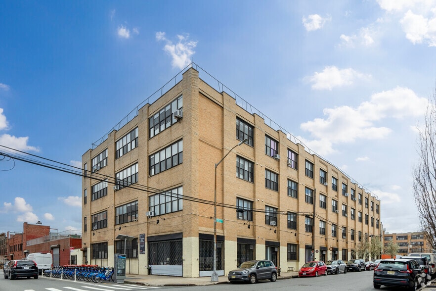 More Photos Of 117 Grattan St, Brooklyn Warehouse For Lease