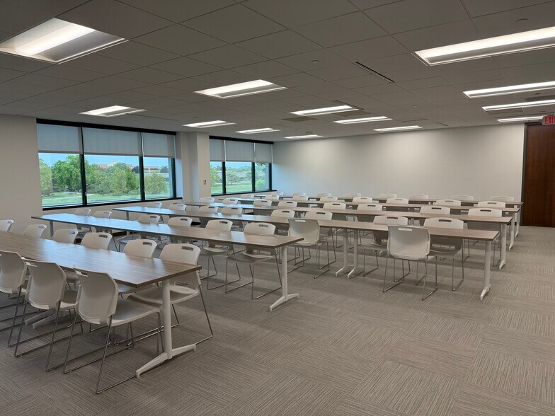 More Photos Of N19W24133 Riverwood Dr, Pewaukee Office For Lease