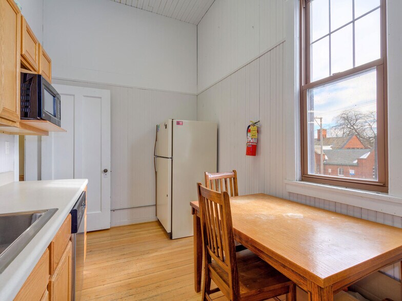 More Photos Of 440 Central Ave, Highland Park Storefront Retail Office For Lease