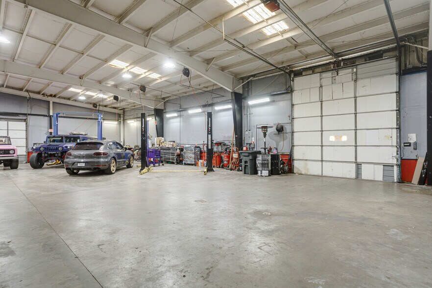 More Photos Of 806 Old Fort Pky, Murfreesboro Flex For Sale