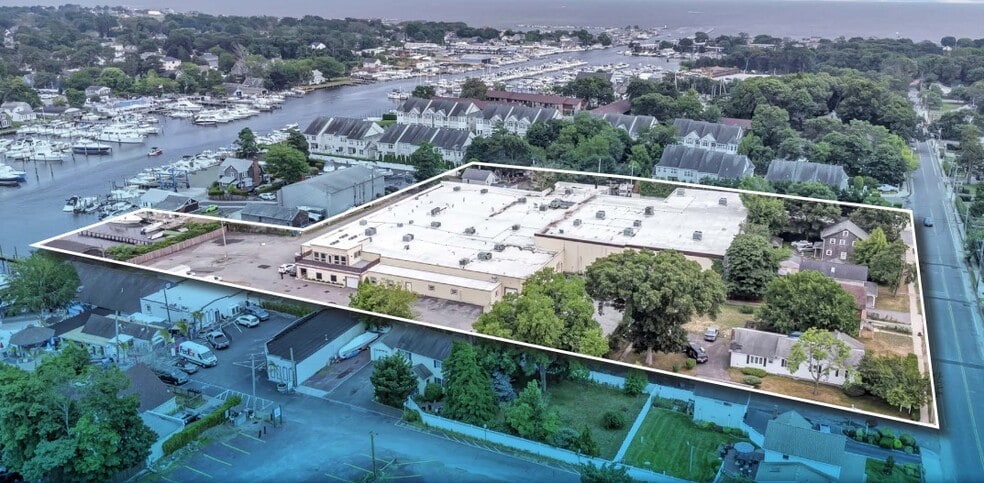 More Photos Of 217 River Ave, Patchogue Warehouse For Lease
