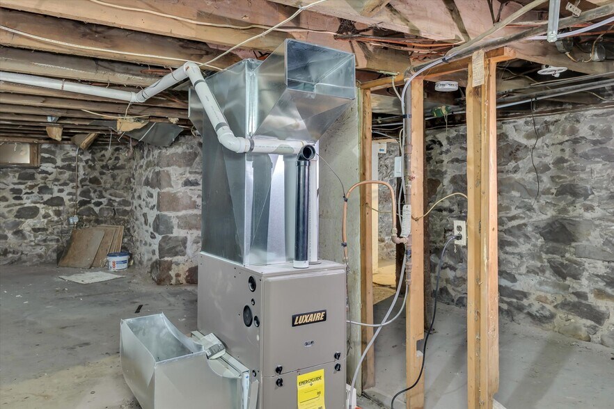More Photos Of 514 Aylmer St N, Peterborough Multifamily For Sale