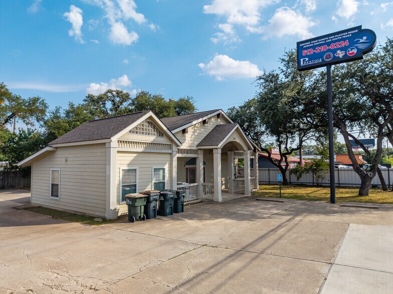 More Photos Of 1712 N Interstate 35, San Marcos Office For Sale