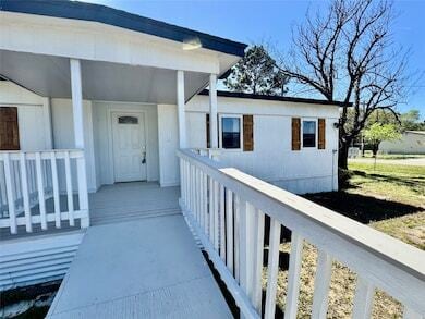 More Photos Of 8920 E US Highway 80, Terrell Office For Sale