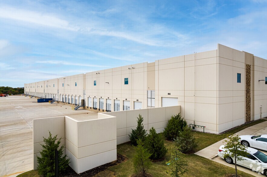 More Photos Of 1901 Lakeside Pky, Flower Mound Warehouse For Lease