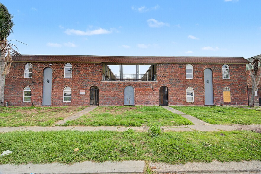 More Photos Of 6711-6817 Tara Ln, New Orleans Apartments For Sale