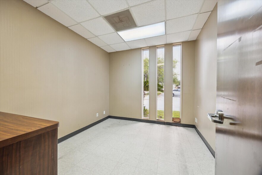 More Photos Of 6504 Memorial Dr, Texas City Medical For Sale