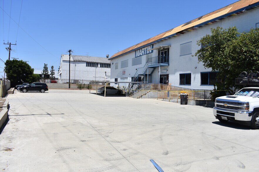 More Photos Of 12150 S Alameda St, Lynwood Office For Lease