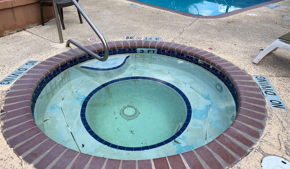 More Photos Of 1301 W Expressway 83, Pharr Hotel For Sale