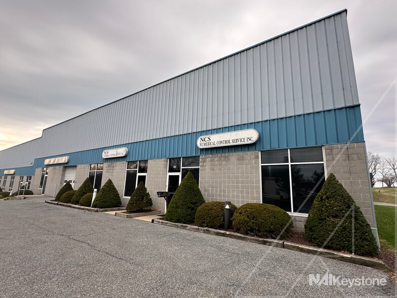 More Photos Of 1114-1124 Commons Blvd, Reading Flex For Sale