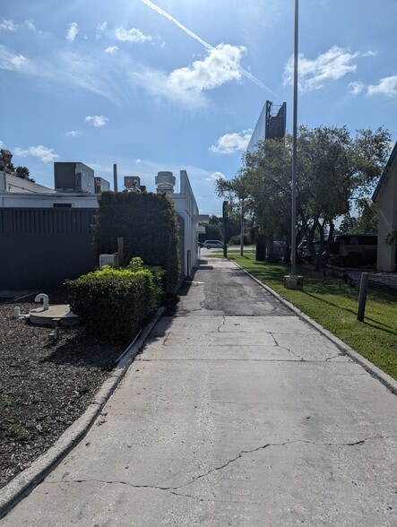 More Photos Of 8550 N Dale Mabry Hwy, Tampa Fast Food For Lease