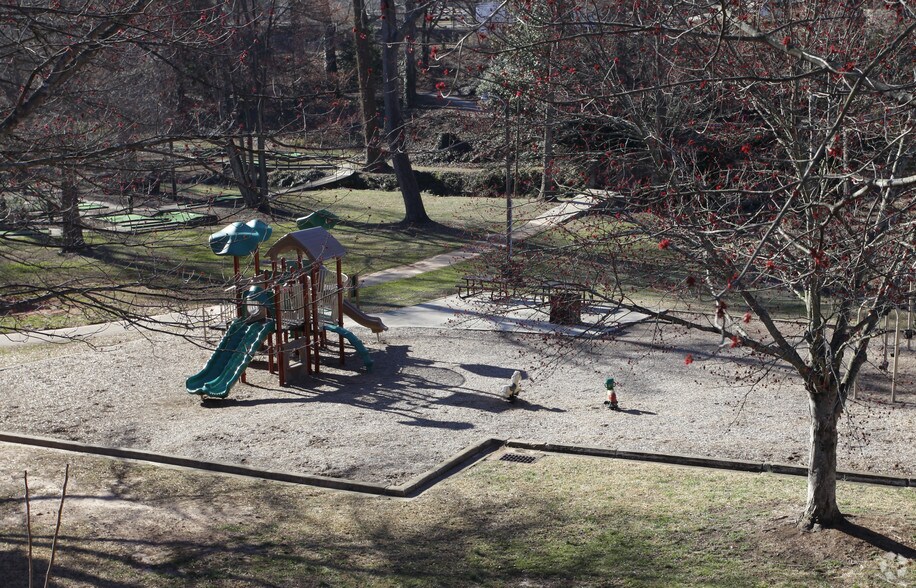 More Photos Of 112 Lavinia Ave, Greenville Office For Lease