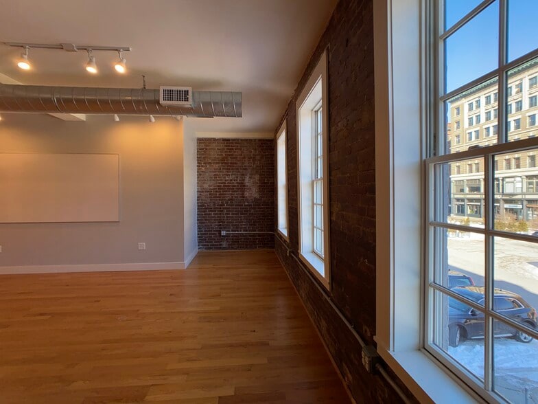 More Photos Of 93-97 Clemence St, Providence Office Residential For Lease