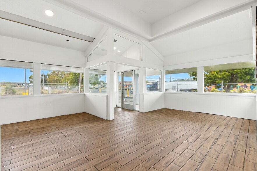 More Photos Of 4355 Sonoma Blvd, Vallejo Restaurant For Sale