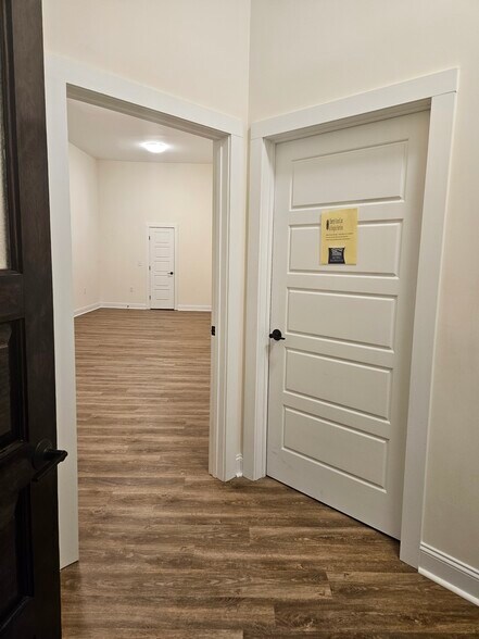 More Photos Of 104-106 W Main St, Wallace Storefront Retail Office For Lease