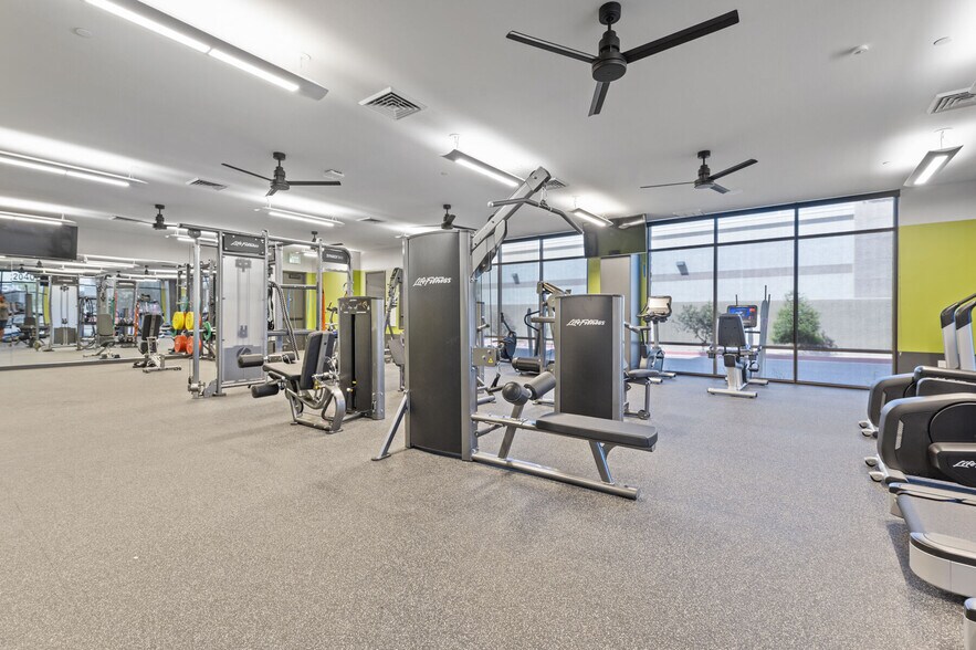 More Photos Of 2040-2060 N Scottsdale Rd, Scottsdale Apartments For Lease
