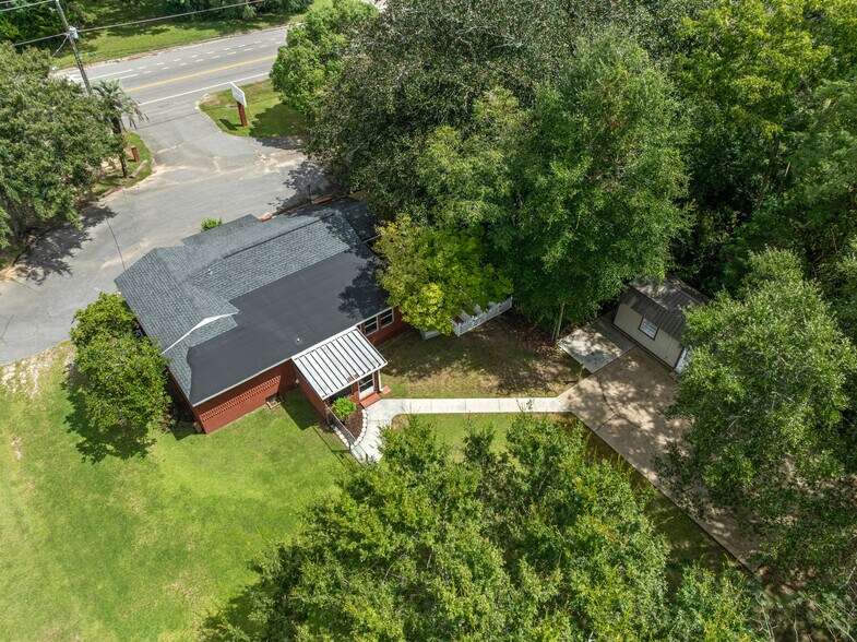 More Photos Of 7103 Mobile Hwy, Pensacola Freestanding For Sale