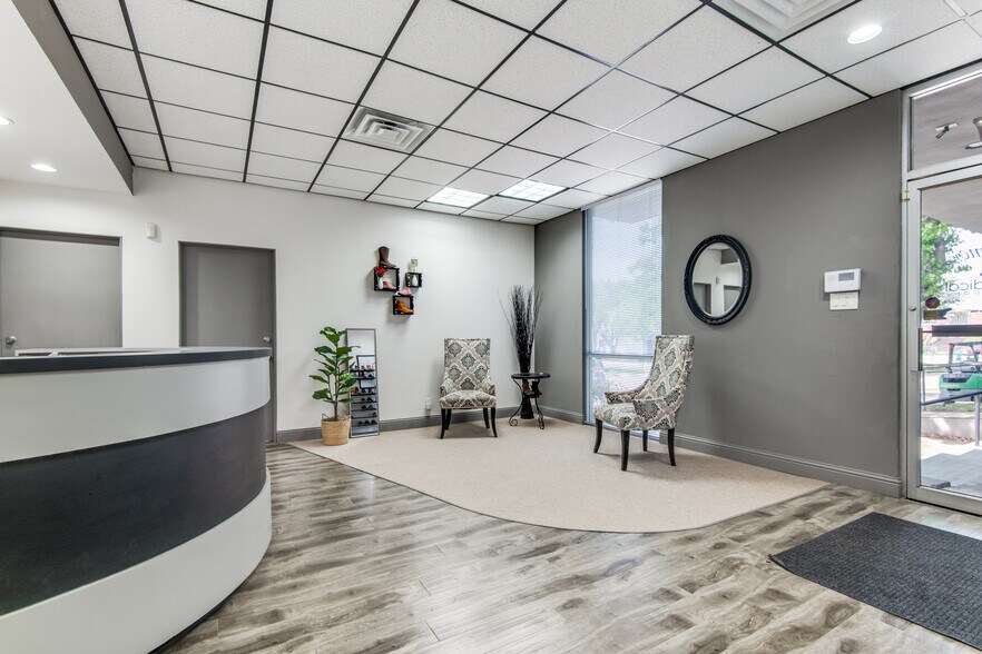 More Photos Of 1467-1471 Prudential Dr, Dallas Warehouse For Sale