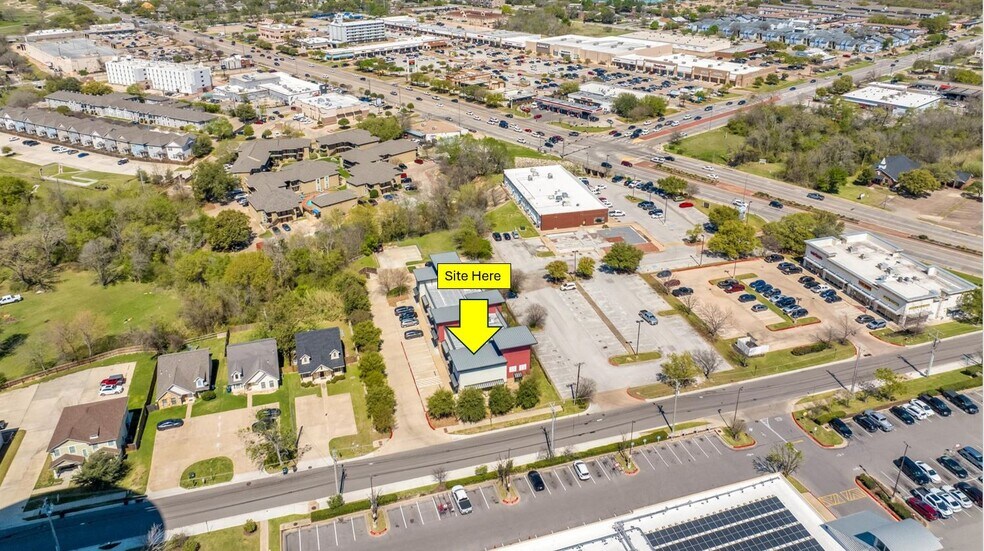 More Photos Of 1713 Park Pl, College Station General Retail For Lease